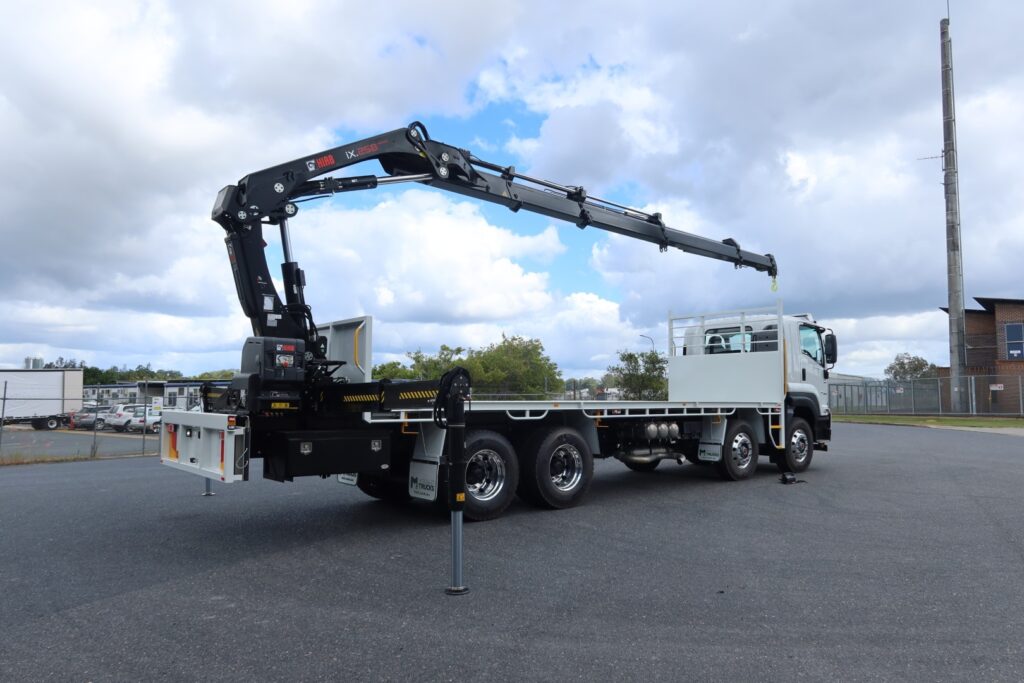 2025 Isuzu FYJ 300-350 AUTO LWB (8x4) - REAR MOUNTED - HIAB X-HIDUO 258EP5 R/C CRANE - 5 x CRANE EXTENSIONS image 6