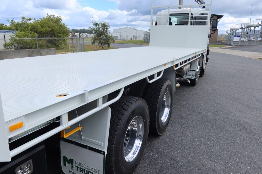 2025 Isuzu FYJ 300-350 AUTO LWB (8x4) - REAR MOUNTED - HIAB X-HIDUO 258EP5 R/C CRANE - 5 x CRANE EXTENSIONS image 13