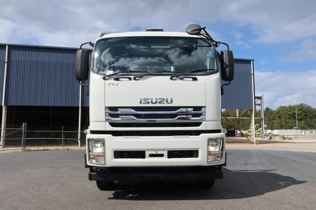 2025 Isuzu FYJ 300-350 AUTO LWB (8x4) - REAR MOUNTED - HIAB X-HIDUO 258EP5 R/C CRANE - 5 x CRANE EXTENSIONS image 20