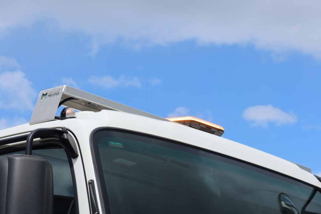 2025 Isuzu FYJ 300-350 AUTO LWB (8x4) - REAR MOUNTED - HIAB X-HIDUO 258EP5 R/C CRANE - 5 x CRANE EXTENSIONS image 22