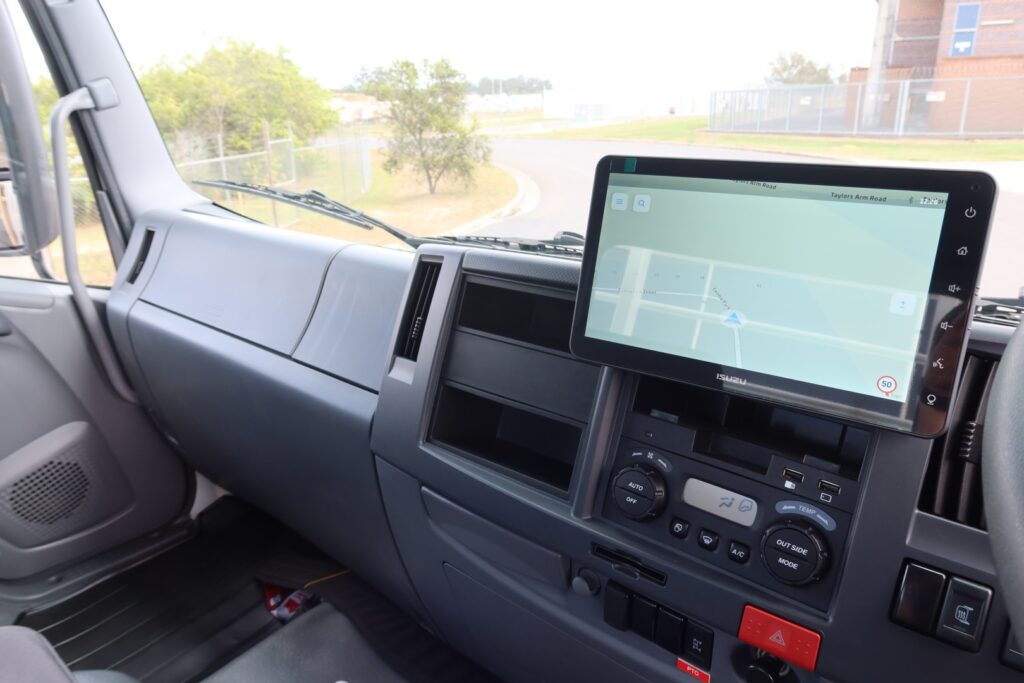 2025 Isuzu FYJ 300-350 AUTO LWB (8x4) - REAR MOUNTED - HIAB X-HIDUO 258EP5 R/C CRANE - 5 x CRANE EXTENSIONS image 29