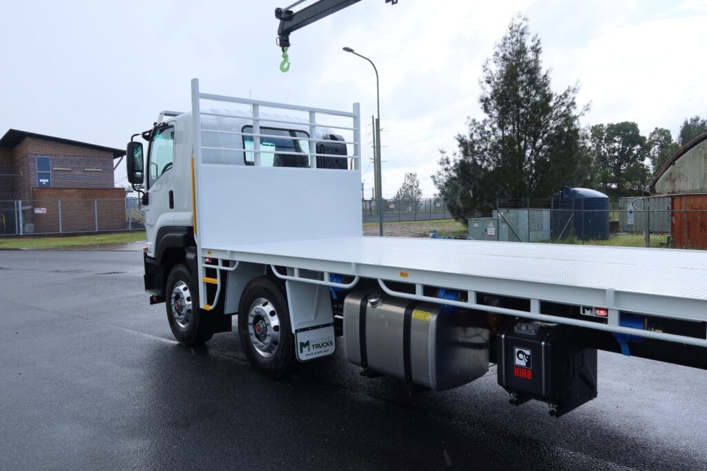2024 Isuzu FYJ 300-350 AUTO 8x4 - CRANE TRUCK image 4