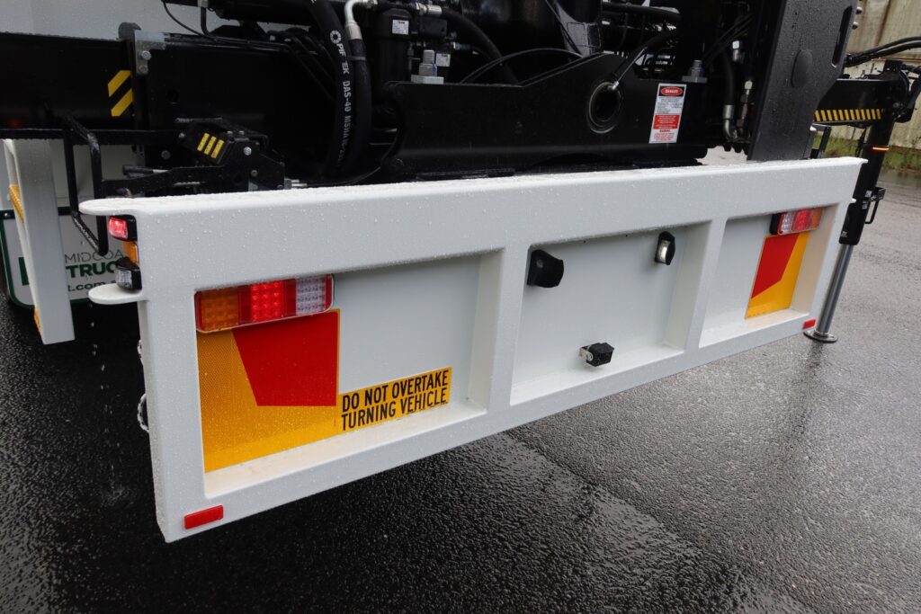 2024 Isuzu FYJ 300-350 AUTO 8x4 - CRANE TRUCK image 6