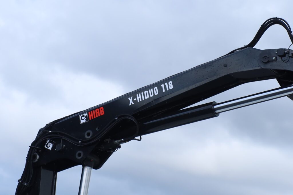 2024 Isuzu FYJ 300-350 AUTO 8x4 - CRANE TRUCK image 13