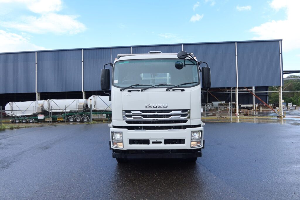 2024 Isuzu FYJ 300-350 AUTO 8x4 - CRANE TRUCK image 14