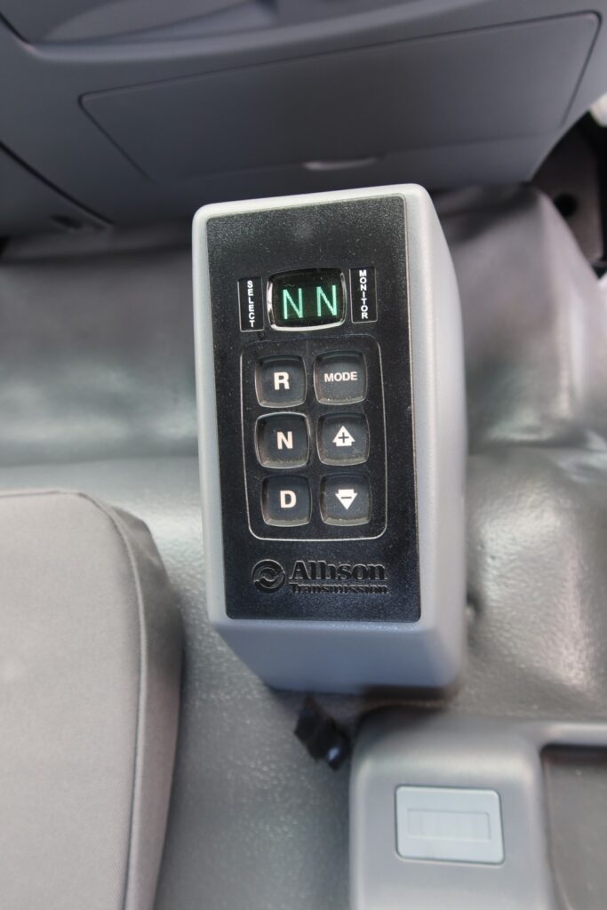 2024 Isuzu FYJ 300-350 AUTO 8x4 - CRANE TRUCK image 19