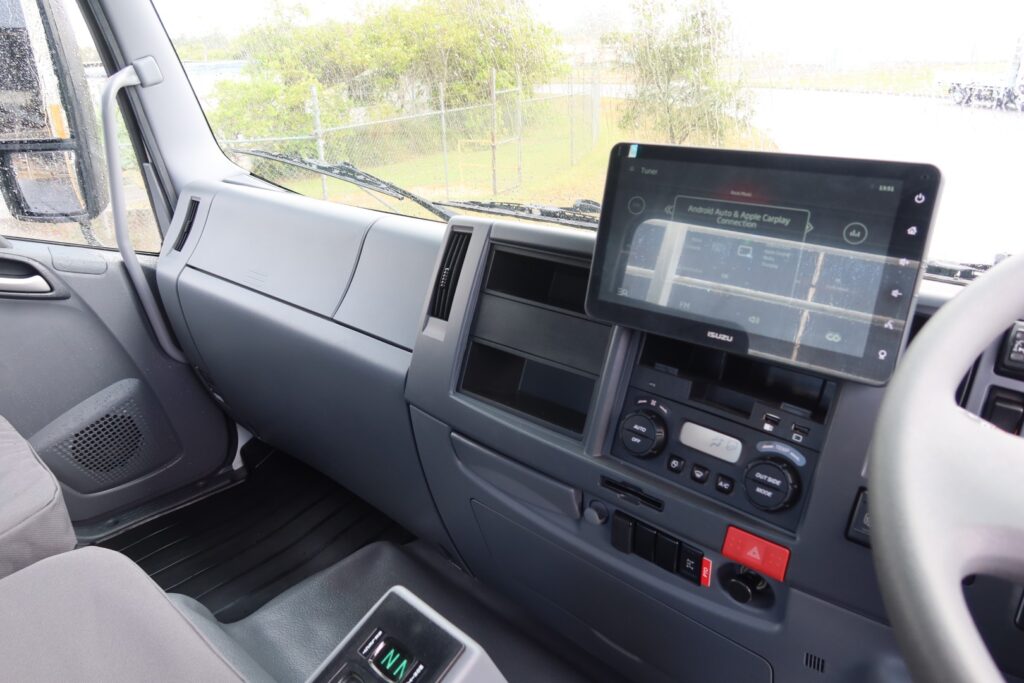 2024 Isuzu FYJ 300-350 AUTO 8x4 - CRANE TRUCK image 20