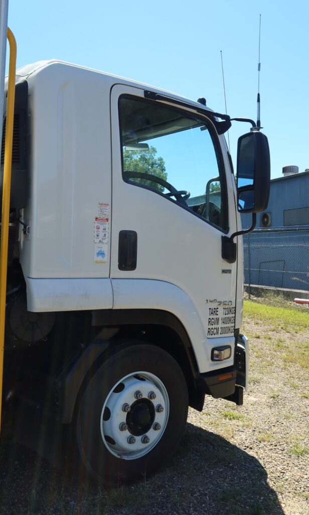 2021 Isuzu FSR 140-260 Auto - CURTAINSIDE TRUCK WITH TAILGATE LOADER image 8