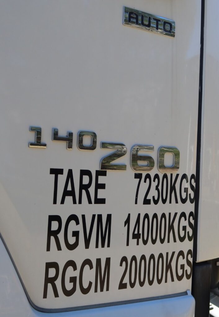 2021 Isuzu FSR 140-260 Auto - CURTAINSIDE TRUCK WITH TAILGATE LOADER image 11
