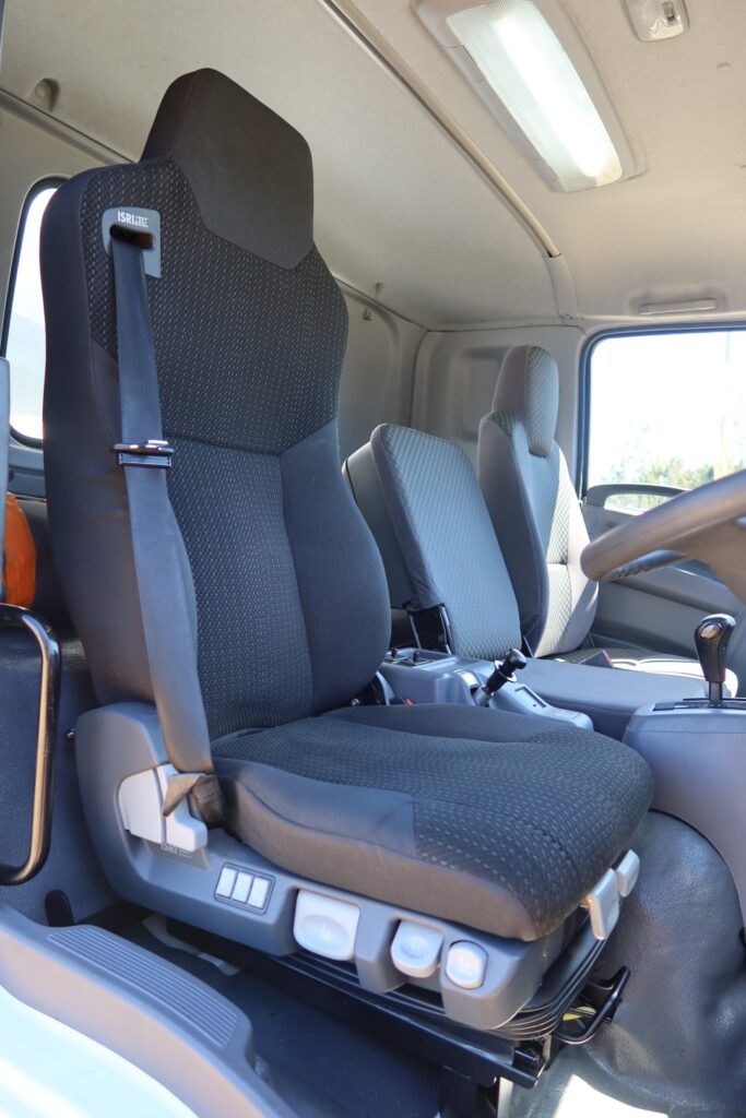 2021 Isuzu FSR 140-260 Auto - CURTAINSIDE TRUCK WITH TAILGATE LOADER image 12