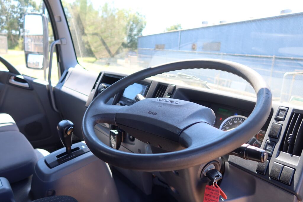 2021 Isuzu FSR 140-260 Auto - CURTAINSIDE TRUCK WITH TAILGATE LOADER image 14