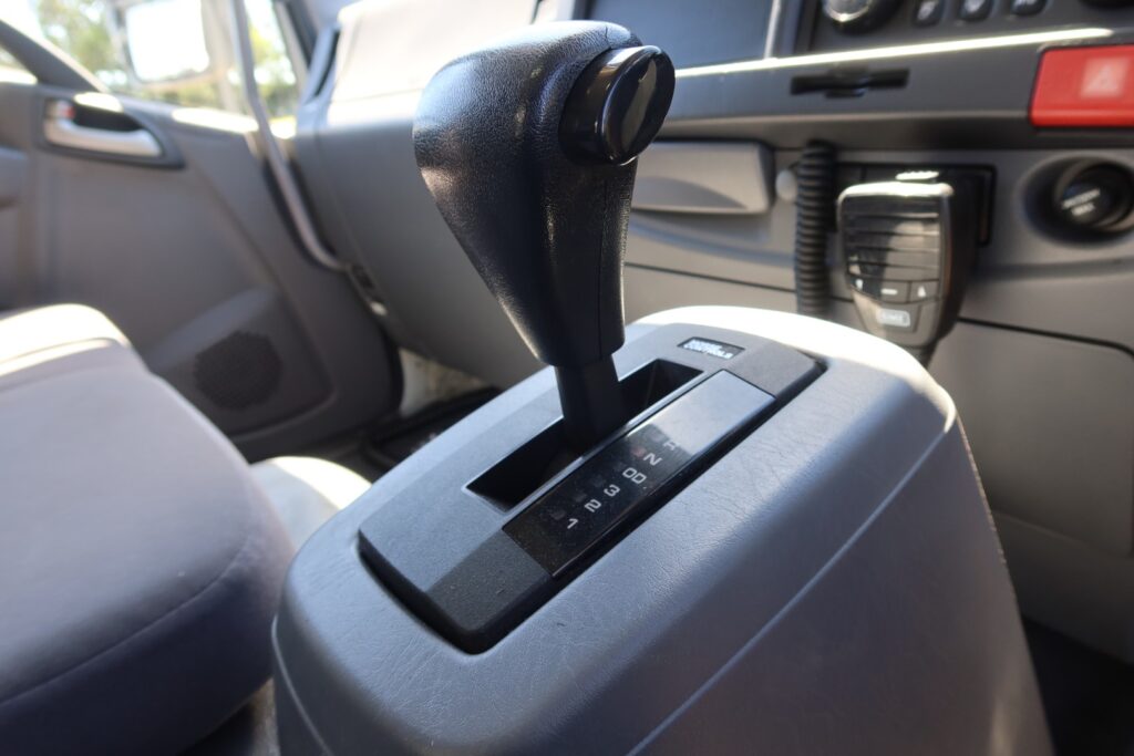 2021 Isuzu FSR 140-260 Auto - CURTAINSIDE TRUCK WITH TAILGATE LOADER image 15