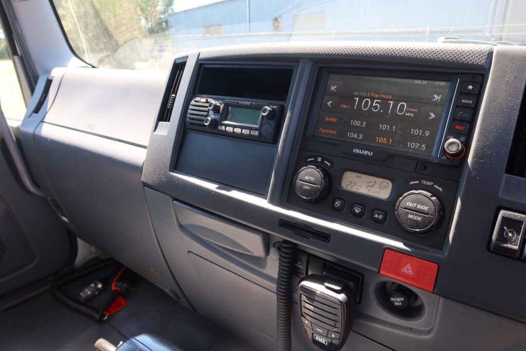 2021 Isuzu FSR 140-260 Auto - CURTAINSIDE TRUCK WITH TAILGATE LOADER image 17