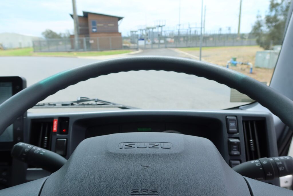 2025 Isuzu FYJ 300-350 AUTO (8x4) - TRAY TRUCK image 15