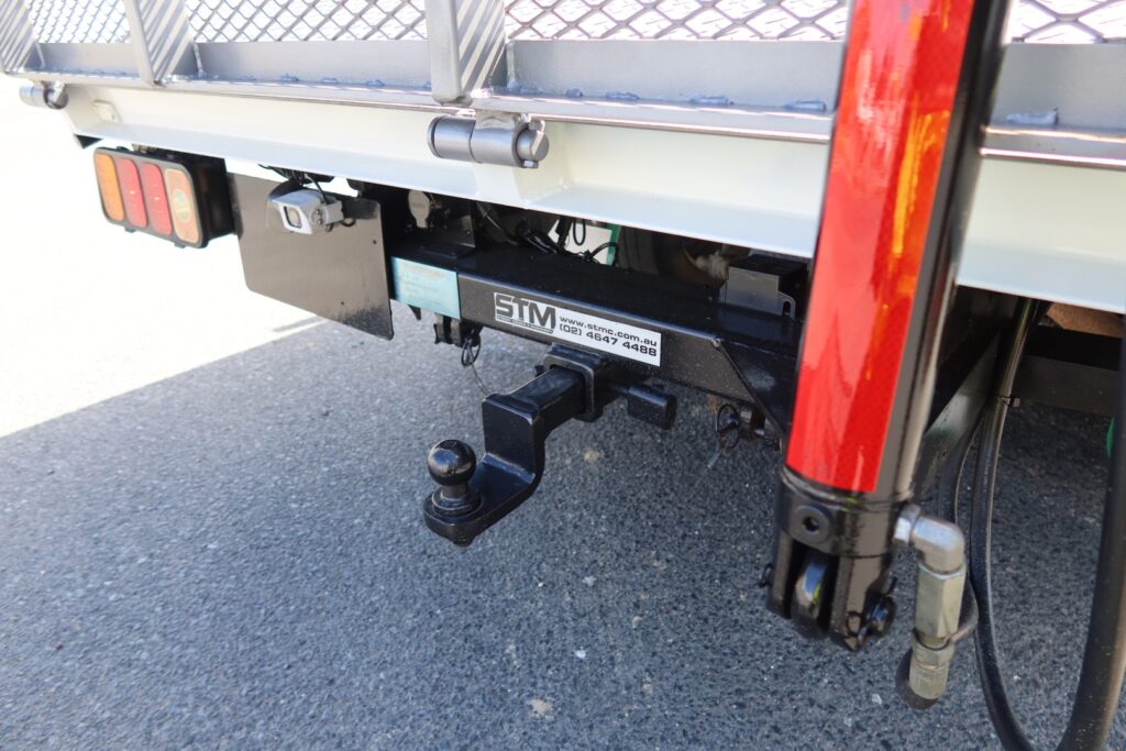 2015 Fuso Canter FE 515 AMT Auto SWB - BEAVERTAIL RAMP TRUCK image 14