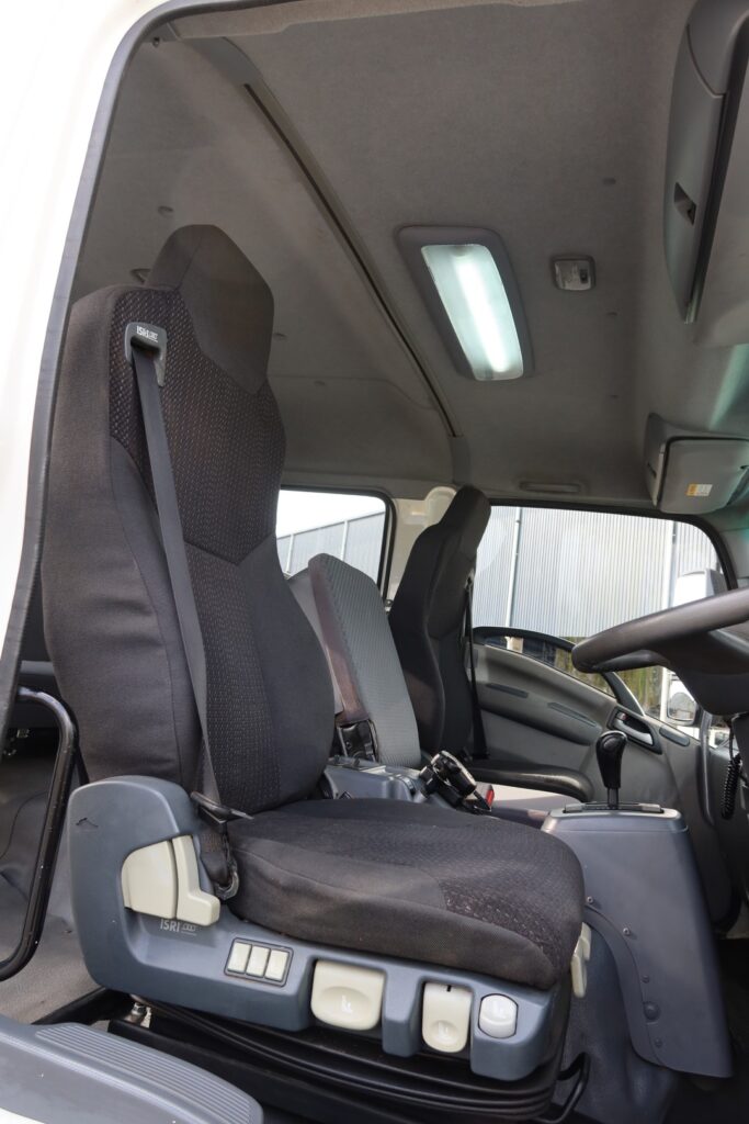 2016 Isuzu FTS 139-260 4x4 Crew Cab AUTO - SERVICE TRUCK image 8