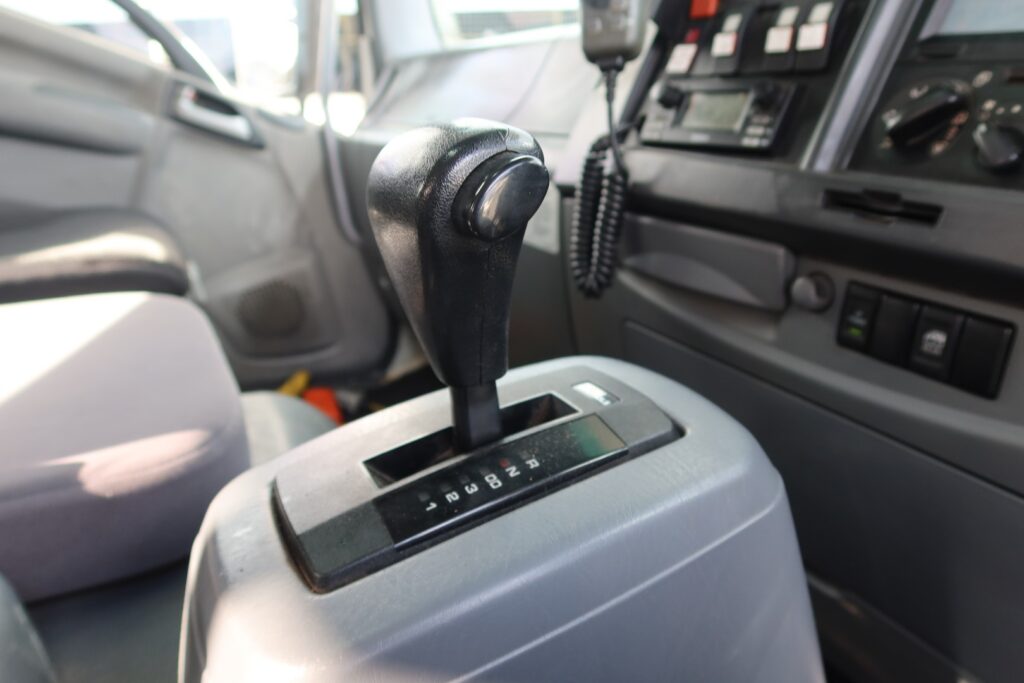 2016 Isuzu FTS 139-260 4x4 Crew Cab AUTO - SERVICE TRUCK image 16