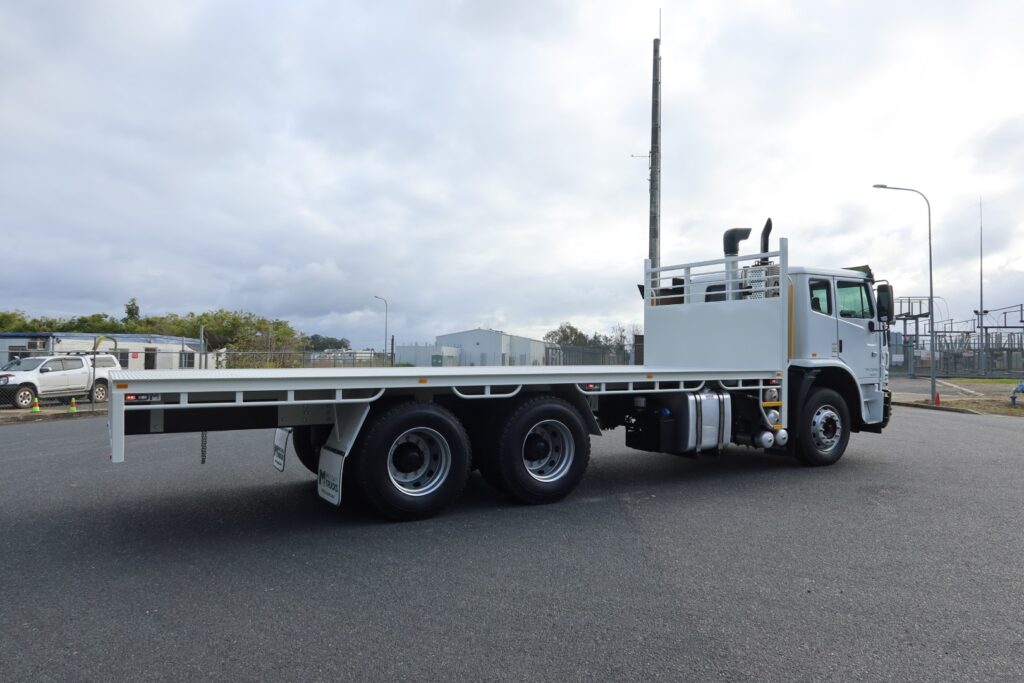 2017 Iveco Acco 2350 6x4 - TRAY TRUCK image 7