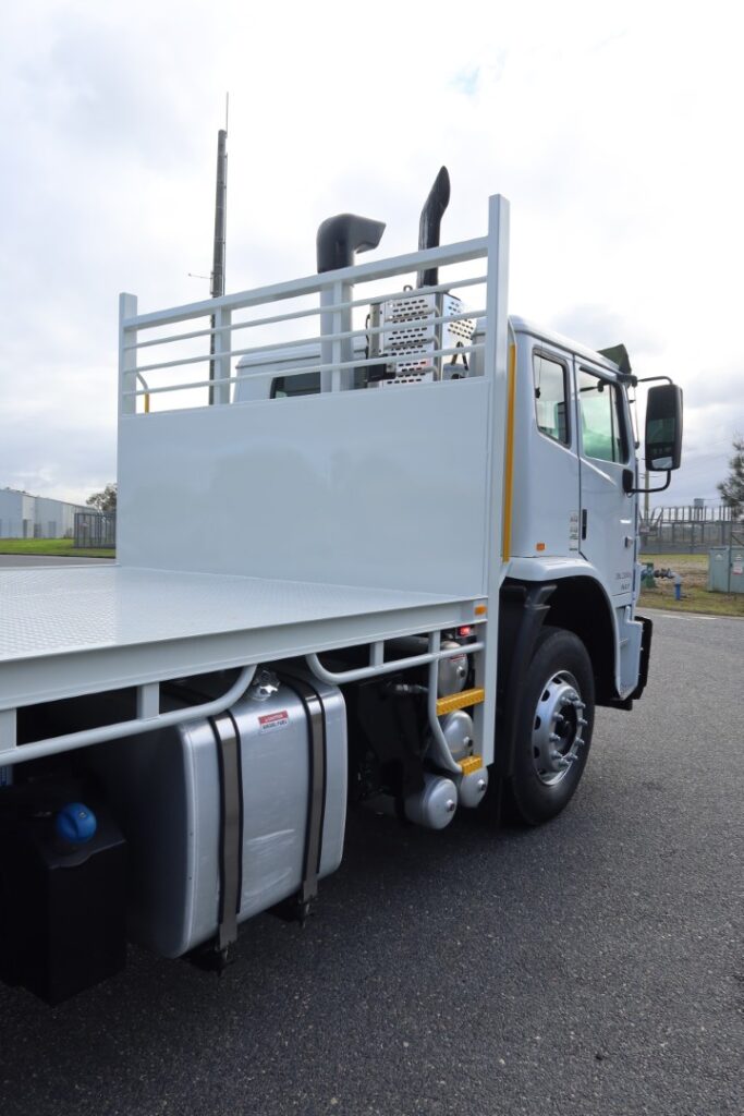 2017 Iveco Acco 2350 6x4 - TRAY TRUCK image 9