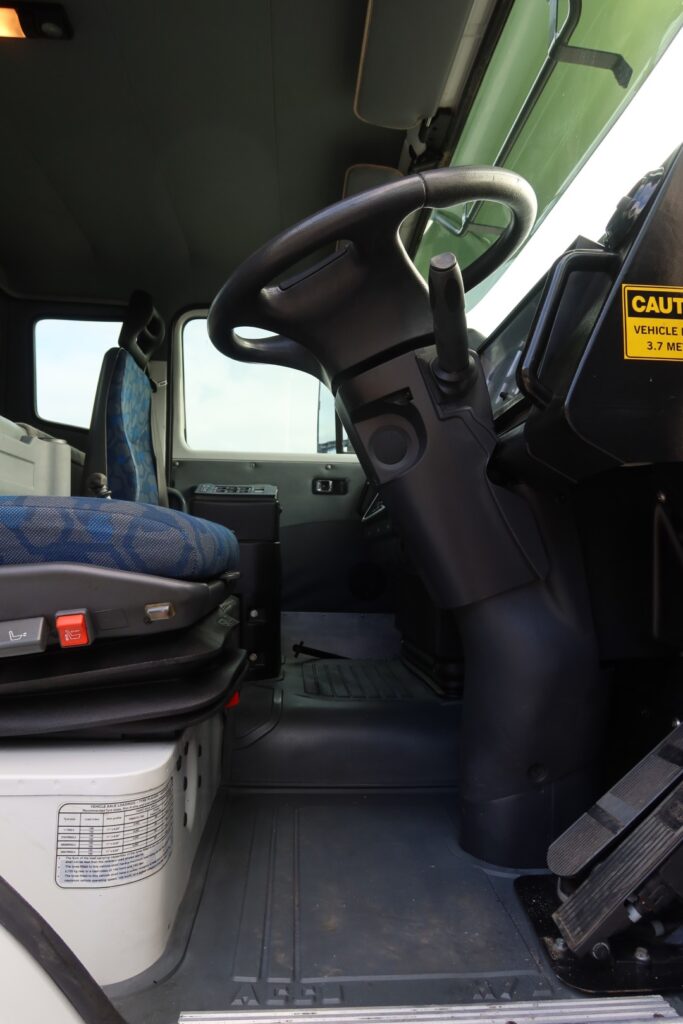 2017 Iveco Acco 2350 6x4 - TRAY TRUCK image 13