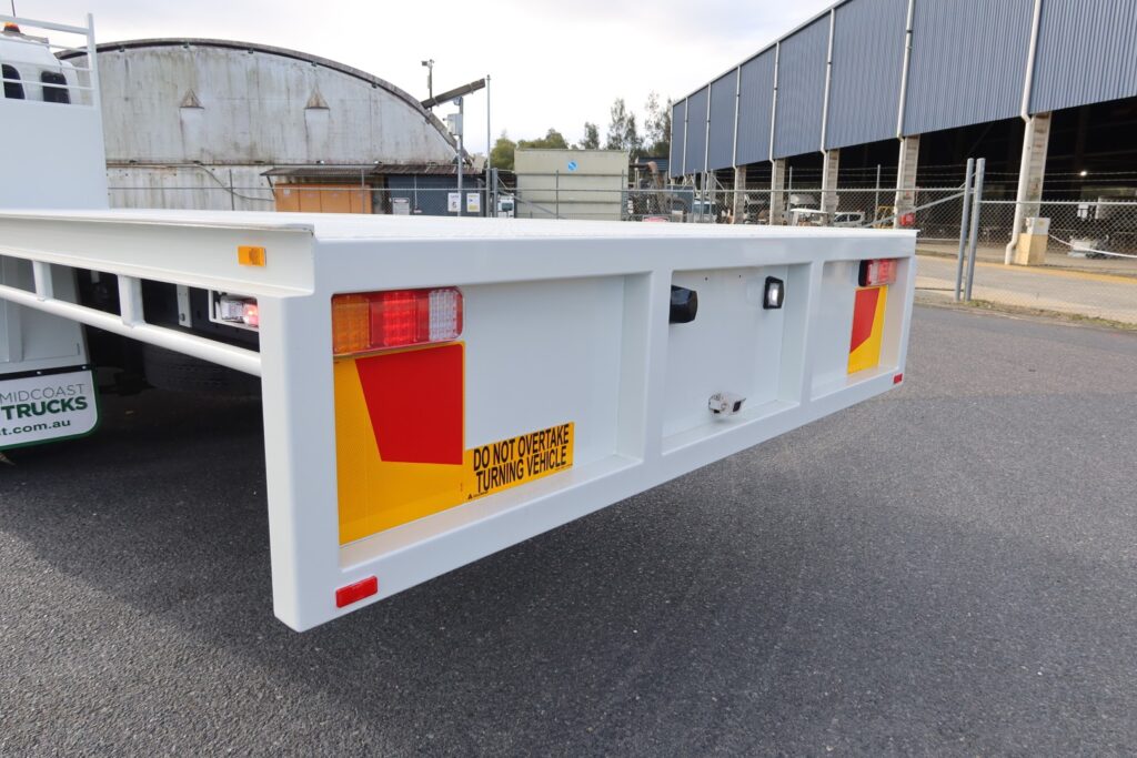 2018 Isuzu FTR 150-260 Crew Cab - TRAY TRUCK image 6
