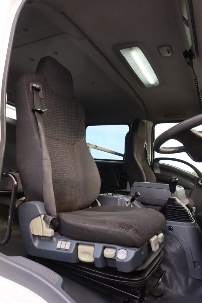 2018 Isuzu FTR 150-260 Crew Cab - TRAY TRUCK image 14