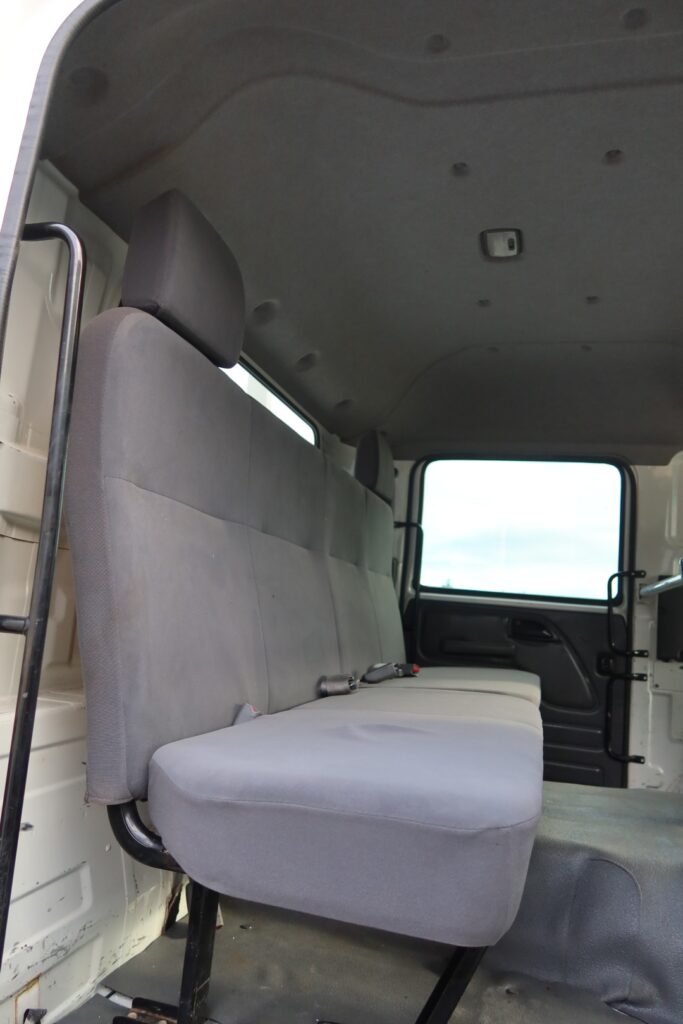 2018 Isuzu FTR 150-260 Crew Cab - TRAY TRUCK image 15