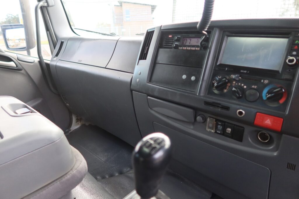 2018 Isuzu FTR 150-260 Crew Cab - TRAY TRUCK image 19