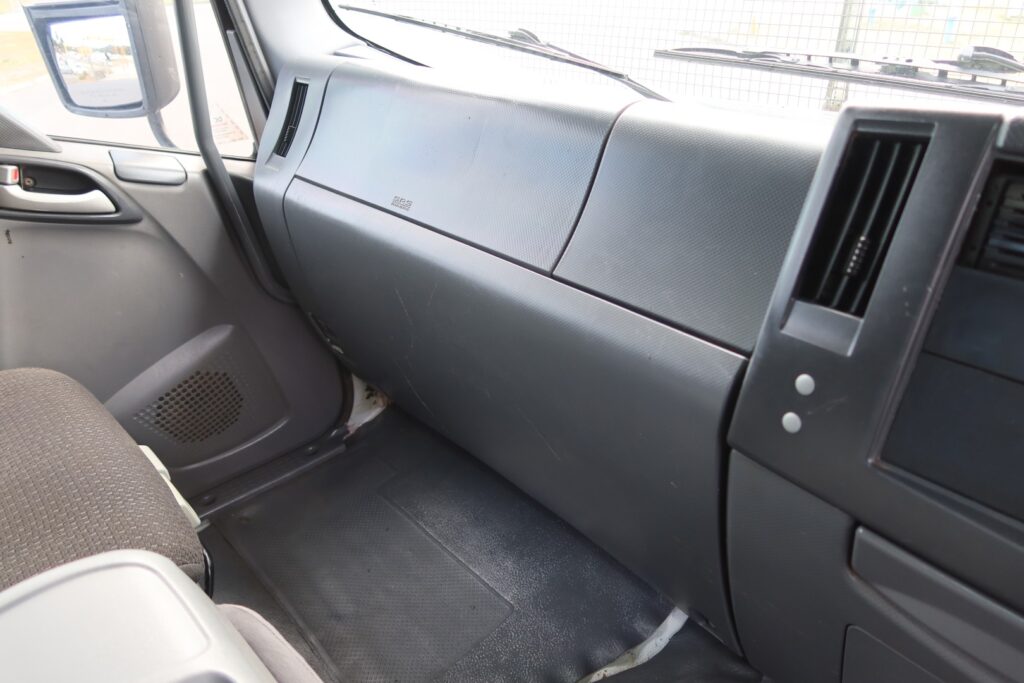 2018 Isuzu FTR 150-260 Crew Cab - TRAY TRUCK image 20