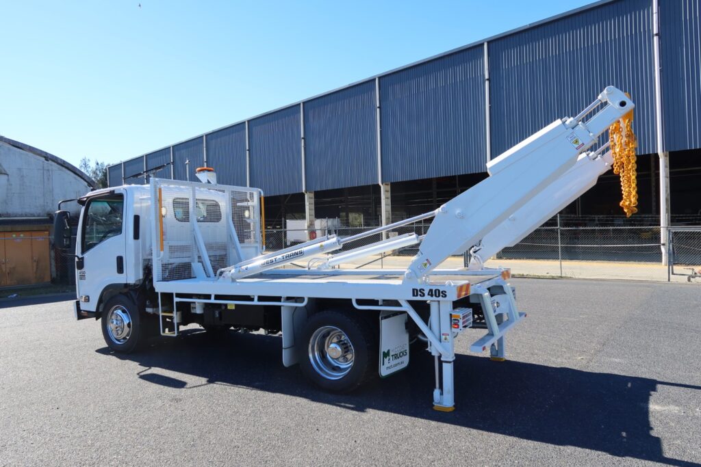 2015 Isuzu NQR 450 MWB AMT Auto - WEST-TRANS DS40s SKIP-BIN LIFTER image 4