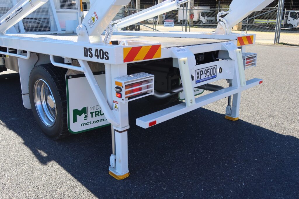 2015 Isuzu NQR 450 MWB AMT Auto - WEST-TRANS DS40s SKIP-BIN LIFTER image 5
