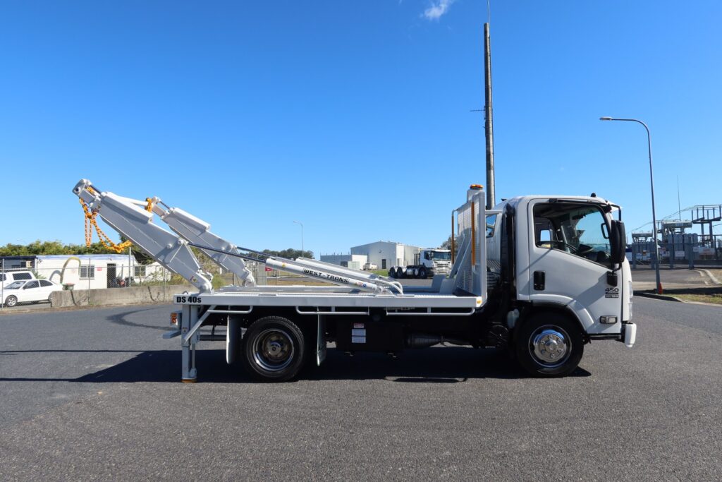 2015 Isuzu NQR 450 MWB AMT Auto - WEST-TRANS DS40s SKIP-BIN LIFTER image 8