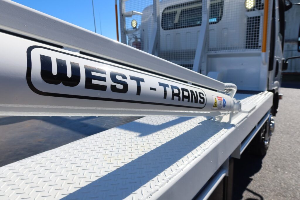 2015 Isuzu NQR 450 MWB AMT Auto - WEST-TRANS DS40s SKIP-BIN LIFTER image 10
