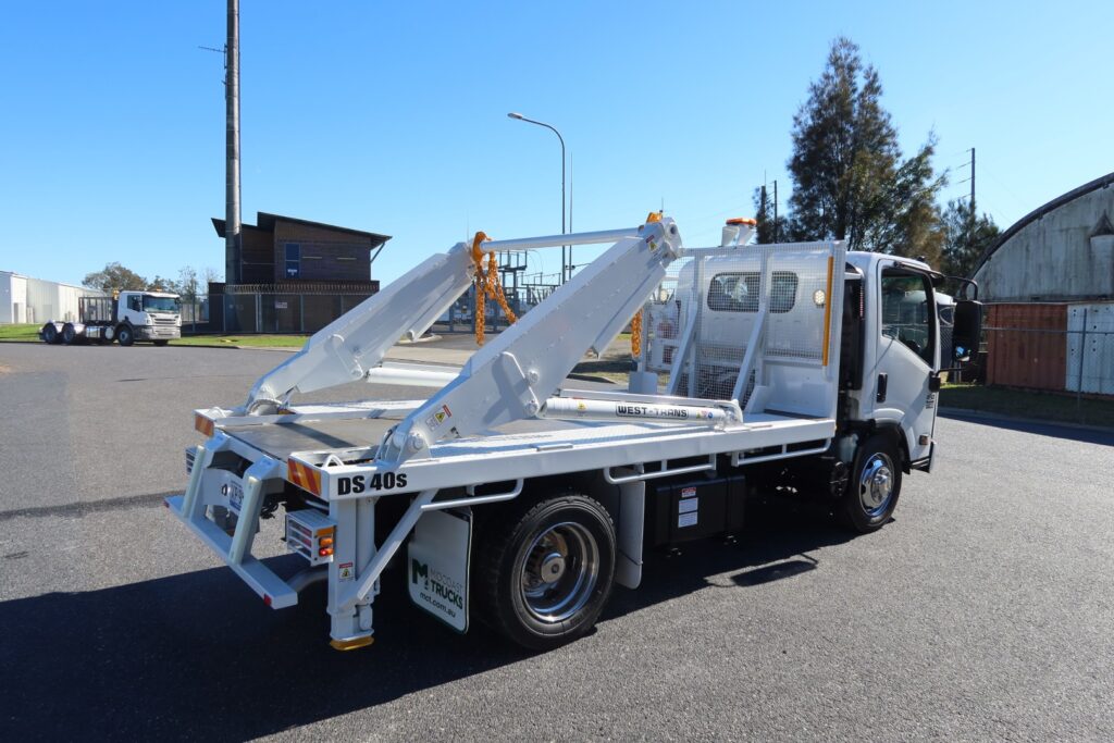 2015 Isuzu NQR 450 MWB AMT Auto - WEST-TRANS DS40s SKIP-BIN LIFTER image 16