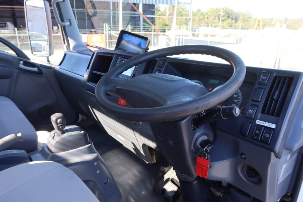 2015 Isuzu NQR 450 MWB AMT Auto - WEST-TRANS DS40s SKIP-BIN LIFTER image 19