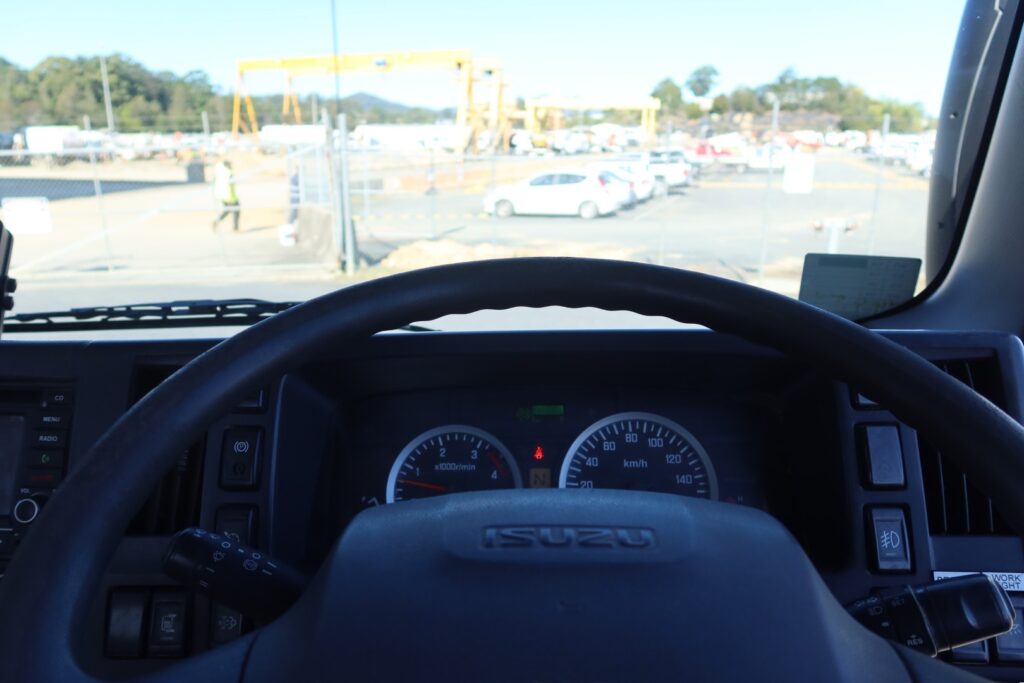 2015 Isuzu NQR 450 MWB AMT Auto - WEST-TRANS DS40s SKIP-BIN LIFTER image 24