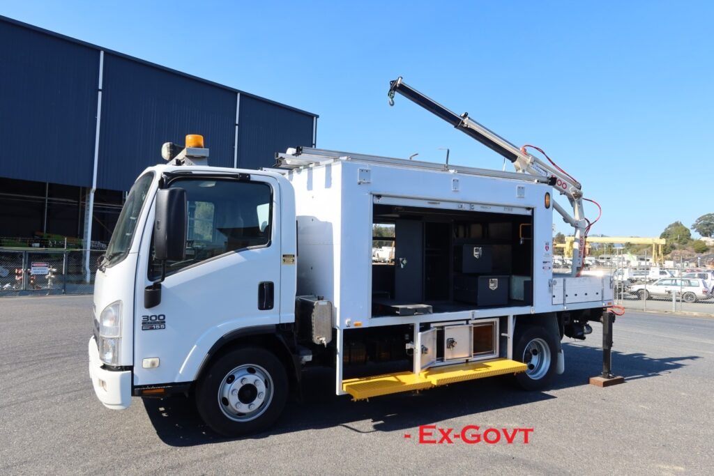 2011 Isuzu NPR 300 MWB AMT Auto – SERVICE TRUCK WITH CRANE