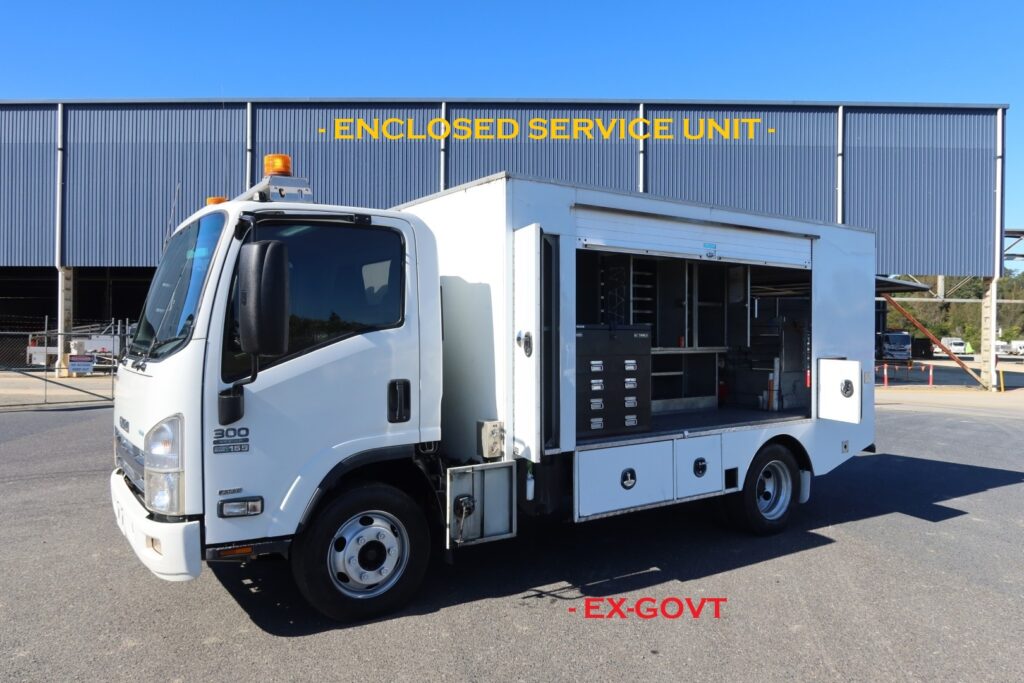 2013 Isuzu NPR 300 MWB AMT Auto – ENCLOSED SERVICE TRUCK