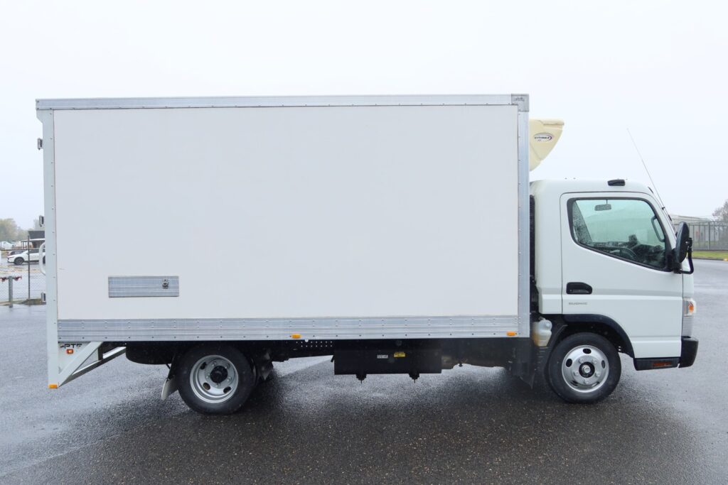 2019 Fuso Canter FE 515 AMT Auto - REFRIGERATED TRUCK image 11