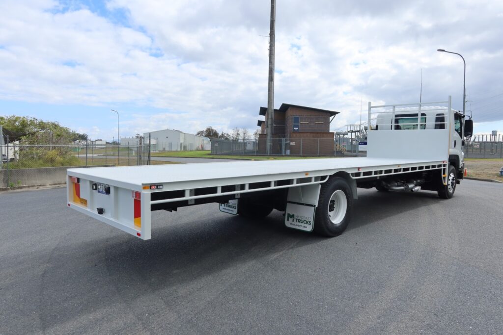 2015 Isuzu FVD 1000 Auto - NEW 9.3M STEEL TRAY image 7