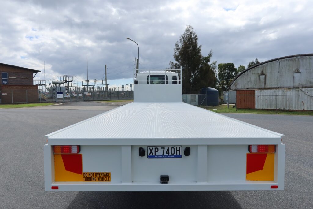 2015 Isuzu FVD 1000 Auto - NEW 9.3M STEEL TRAY image 8