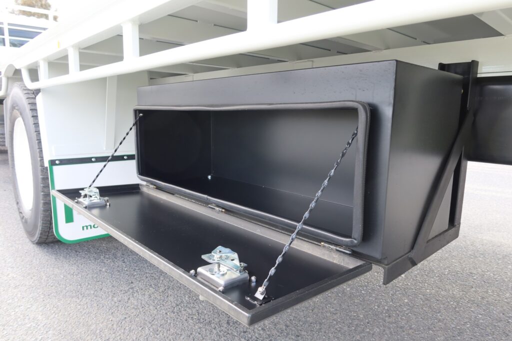 2015 Isuzu FVD 1000 Auto - NEW 9.3M STEEL TRAY image 10