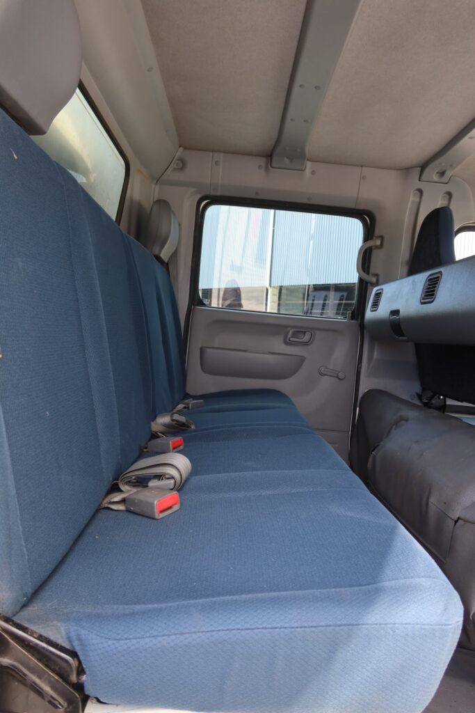2015 Fuso Canter FE 815 Duonic Crew Cab - ALLOY TIPPER AND TOOLBOX TRUCK image 15