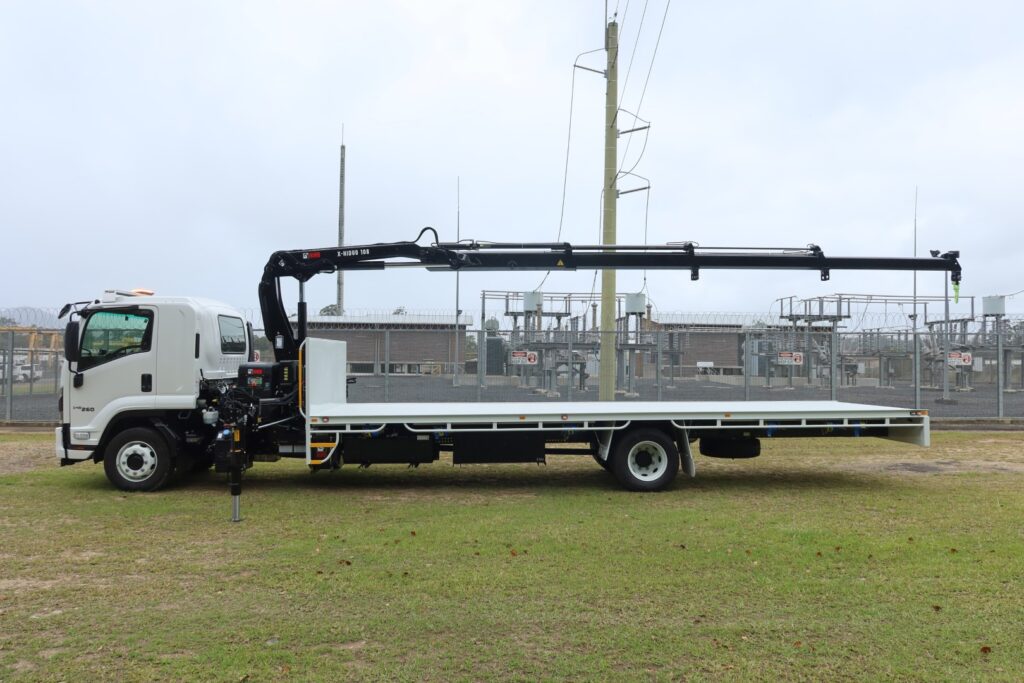 2026 Isuzu FSR 140/120 ­260 AT R66 AUTO - CRANE TRUCK image 3