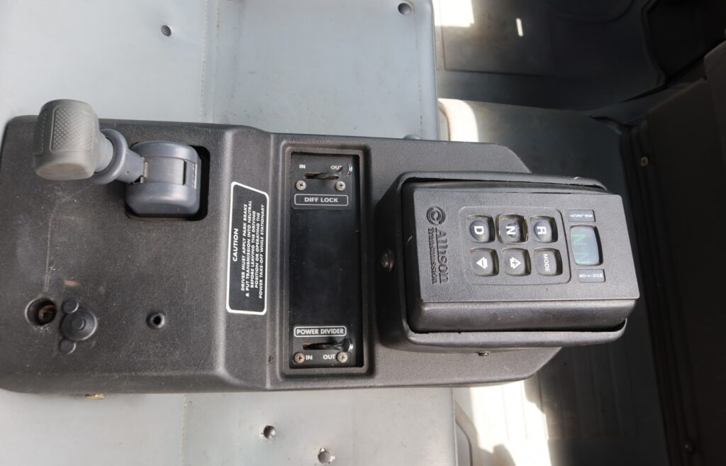 2016 Iveco Acco 2350 Auto 6x4 - TRAY TRUCK image 14